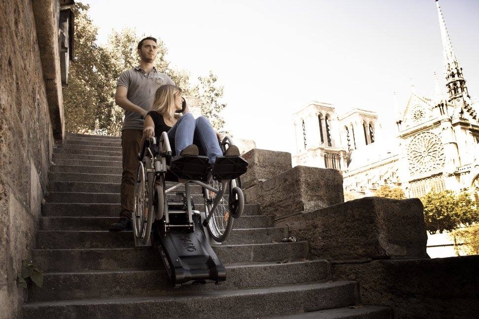 Chenillette monte-escalier électrique PTR pour fauteuils roulants